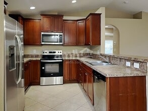932 SW Gwendolen Terrace in Port St. Lucie, FL - Building Photo - Building Photo