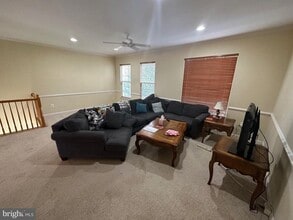 21787 Oakville Terrace in Ashburn, VA - Building Photo - Building Photo