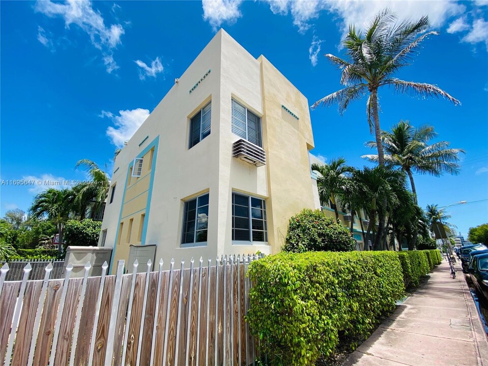 639 12th St in Miami Beach, FL - Building Photo