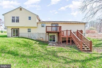 3604 Cox Ct in Huntingtown, MD - Building Photo - Building Photo