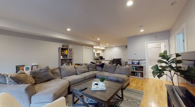 339 W Broadway in Boston, MA - Building Photo - Building Photo