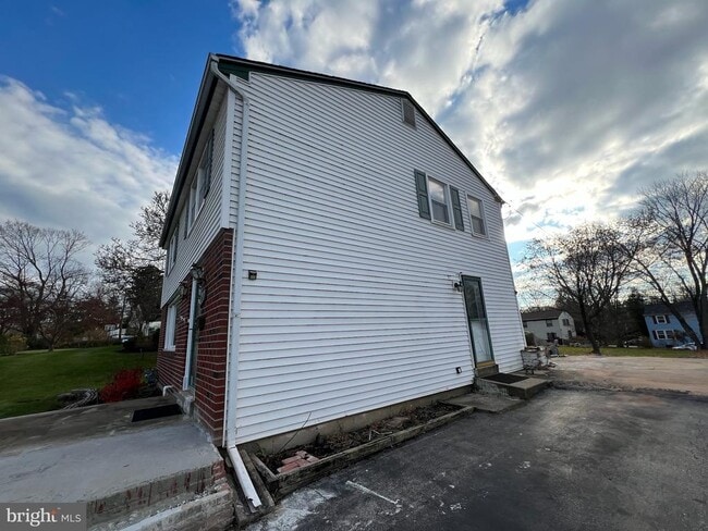 669 N Henderson Rd in King of Prussia, PA - Building Photo - Building Photo