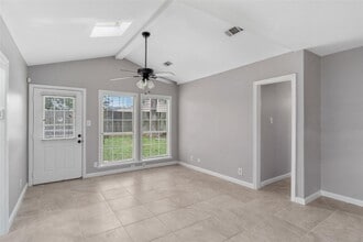 1110 Woods Dr in Liberty, TX - Building Photo - Building Photo