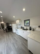 1020 Cumberland St in Innisfil, ON - Building Photo - Building Photo