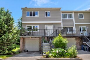 250 Woolwich St in Guelph, ON - Building Photo