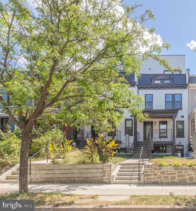 property at 722 Kenyon St NW