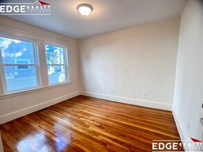 84 Beechcroft St, Unit 2 in Boston, MA - Building Photo - Building Photo