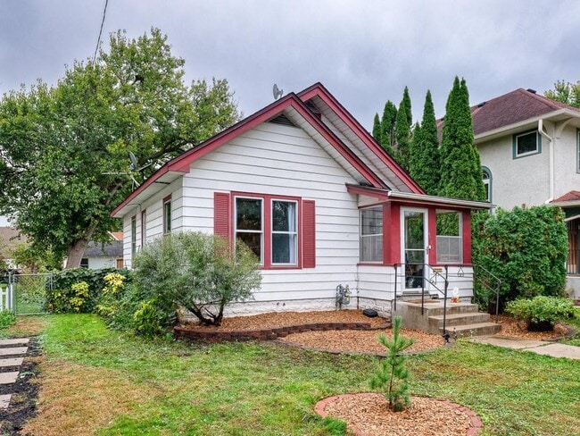 43xx E Lake Harriet Blvd in Minneapolis, MN - Building Photo - Building Photo