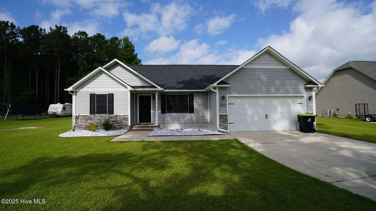 2013 Belgrade-Swansboro Rd in Maysville, NC - Building Photo