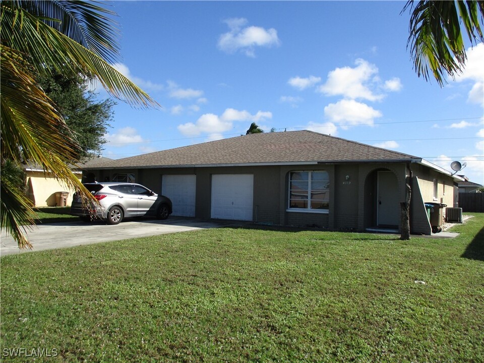 4119 SW 7th Pl in Cape Coral, FL - Building Photo