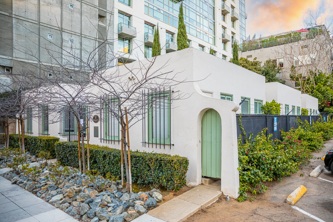 The Bungalows in San Diego, CA - Building Photo