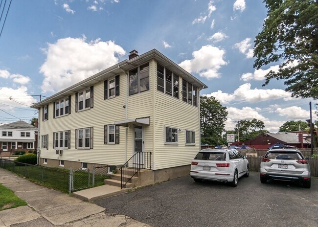 207 High St in Waltham, MA - Building Photo - Building Photo