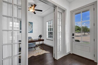 8886 Ice House Dr in North Richland Hills, TX - Foto de edificio - Building Photo