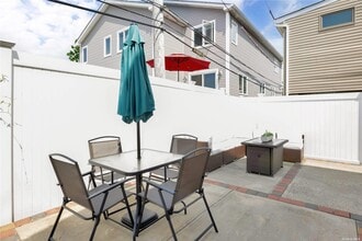 81 Barnes St in Long Beach, NY - Building Photo - Building Photo