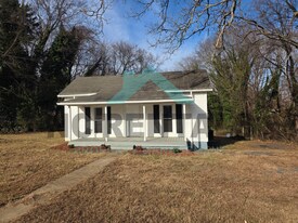 645 Church St in Eden, NC - Building Photo
