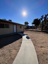 7423 Dumosa Ave in Yucca Valley, CA - Building Photo - Building Photo