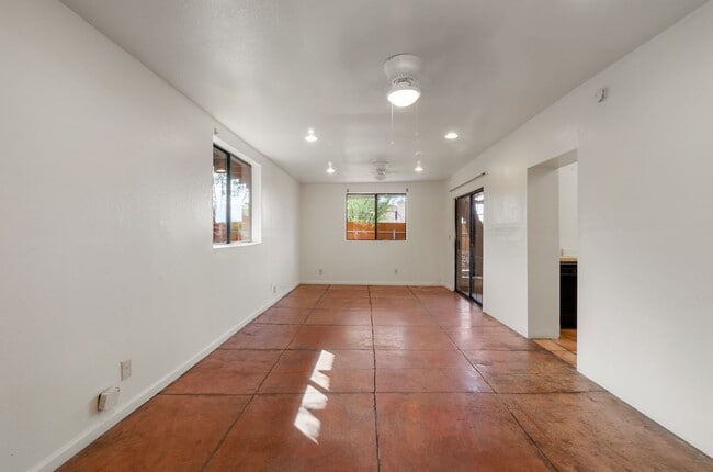 1030 N Tucson Blvd in Tucson, AZ - Building Photo - Building Photo