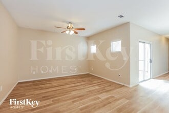 6124 Puesta Del Sol St in North Las Vegas, NV - Building Photo - Building Photo