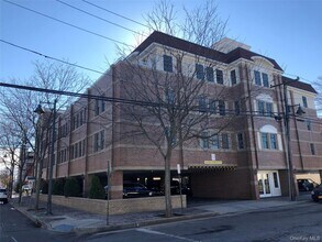 147 Main St in Mineola, NY - Building Photo - Building Photo