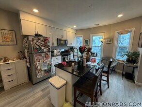 66 Quint Ave in Boston, MA - Building Photo - Building Photo