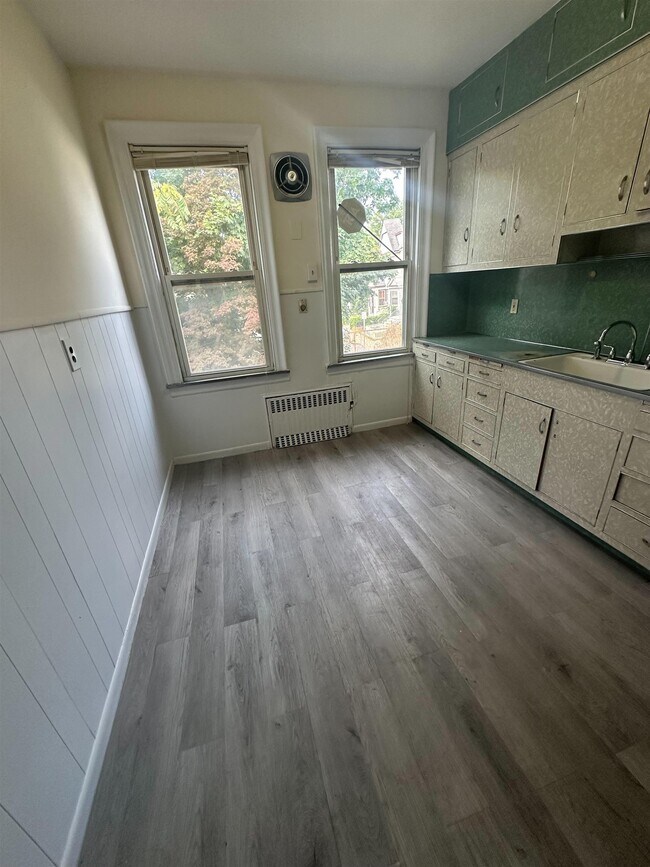 37 Dwight St in Jersey City, NJ - Building Photo - Building Photo