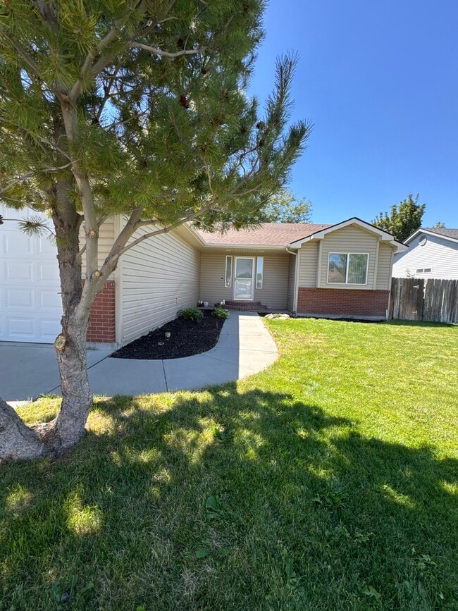 property at 1405 Kursten St