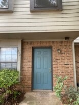 842 W Collins St in Denton, TX - Building Photo