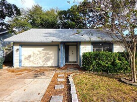 1717 Needles Ln E in Largo, FL - Building Photo