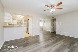 8046 N 56th Ave in Glendale, AZ - Building Photo - Building Photo