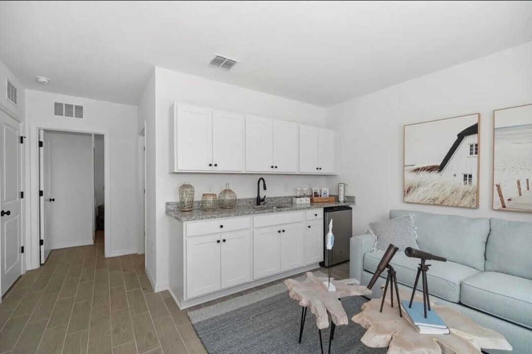 590 Dream Ave SE in Palm Bay, FL - Building Photo