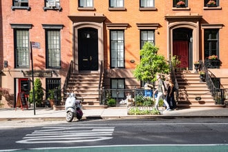 245 W 13th St in New York, NY - Foto de edificio - Building Photo