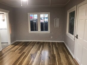 10512 Jardine Ave in Sunland, CA - Building Photo - Building Photo