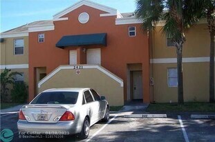 2421 NW 56th Ave in Lauderhill, FL - Building Photo