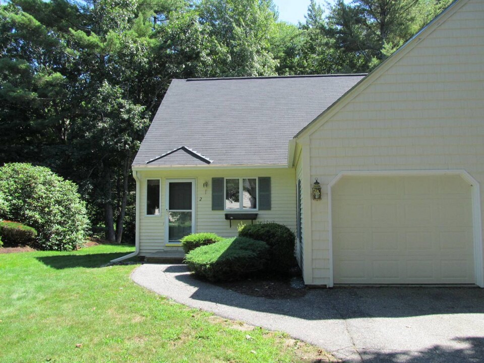 2 Chickadee Ln, Unit 2 in Kennebunk, ME - Foto de edificio