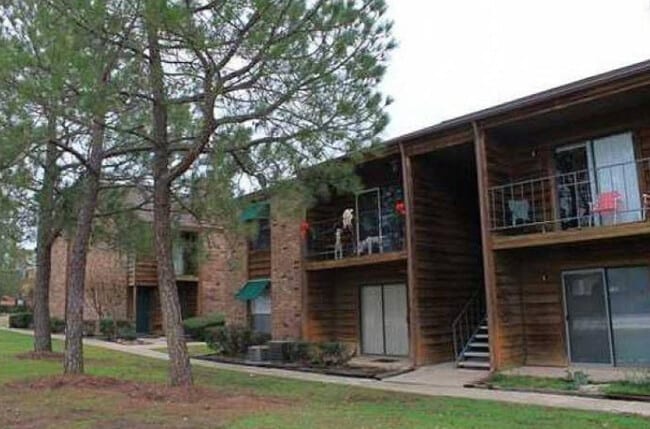 property at 904 University Oaks Blvd