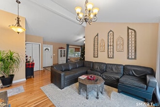 1 Hawthorne Cove in Danbury, CT - Building Photo - Building Photo