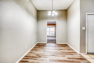 7010 Foxmont Ln in Humble, TX - Foto de edificio - Building Photo