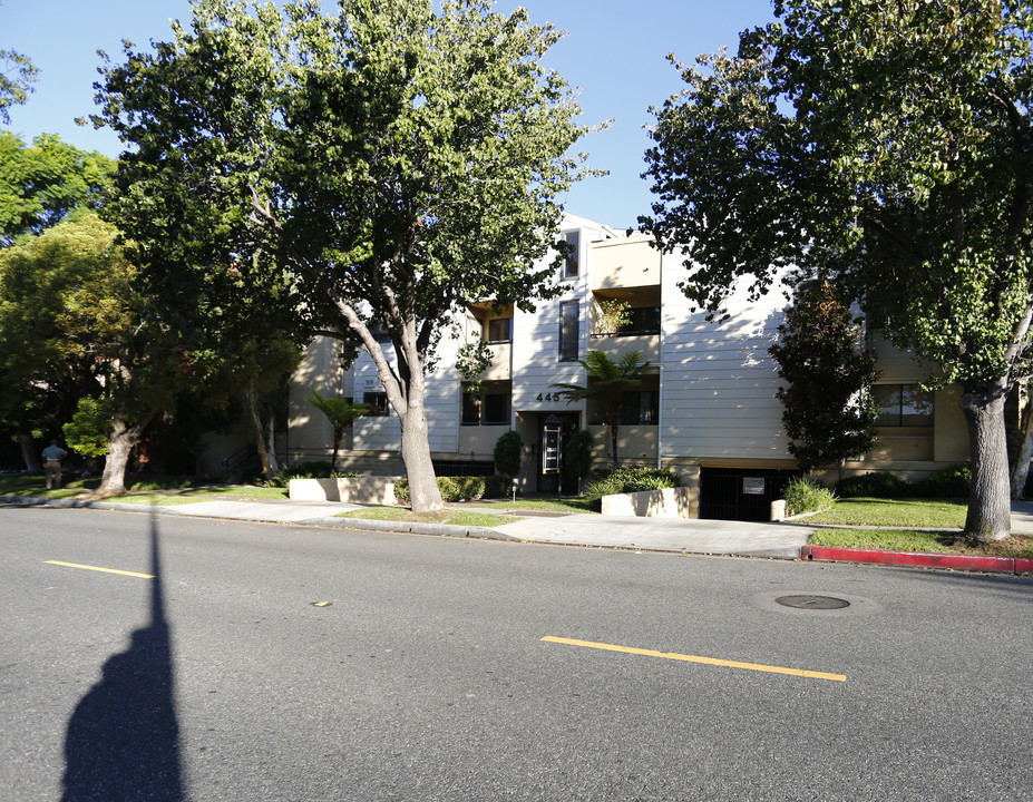 445 W California Ave in Glendale, CA - Building Photo