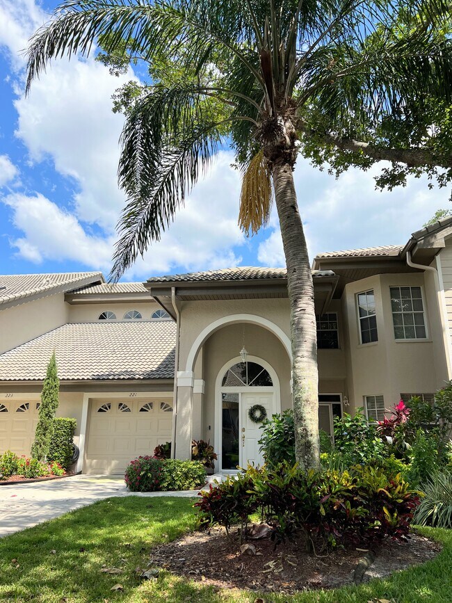 221 Via Perignon in Naples, FL - Building Photo - Building Photo