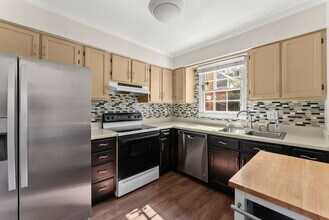 6520 Roswell Rd in Atlanta, GA - Building Photo - Building Photo