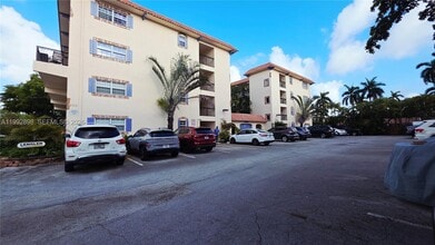 650 Tennis Club Dr in Fort Lauderdale, FL - Foto de edificio - Building Photo