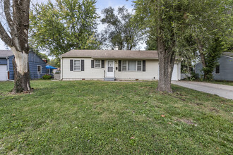 9104 Richards Dr in Raytown, MO - Building Photo - Building Photo