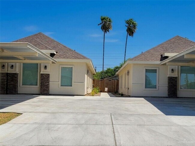 property at 7 Canyon Dr