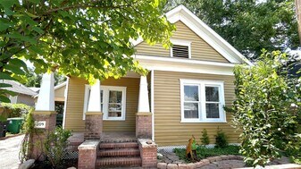 209 Walton St in Houston, TX - Building Photo