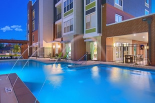 The Vue at Creve Coeur in Creve Coeur, MO - Building Photo