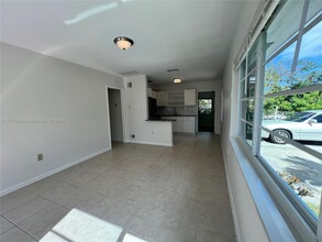 821 N K St-Unit -821 in Lake Worth Beach, FL - Building Photo - Building Photo
