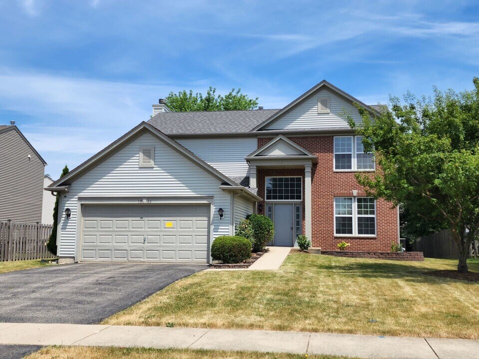 1546 Clear Dr in Bolingbrook, IL - Building Photo