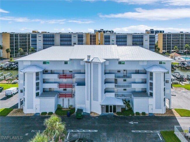 4531 Bay Beach Ln in Fort Myers Beach, FL - Building Photo - Building Photo