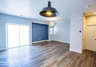 128 Tilbury Ave in Las Vegas, NV - Building Photo - Building Photo