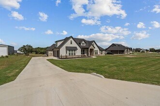 381 Oak Mdw Ln in Weatherford, TX - Building Photo - Building Photo